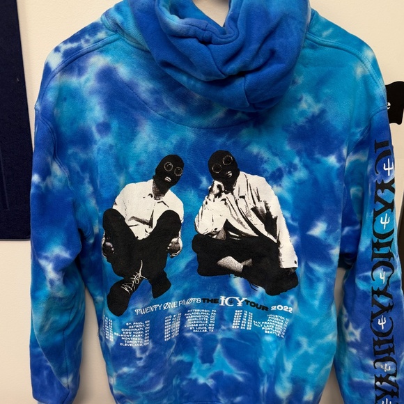 Authentic Twenty One Pilots: Scaled & Icy Tour - Picture 2 of 3